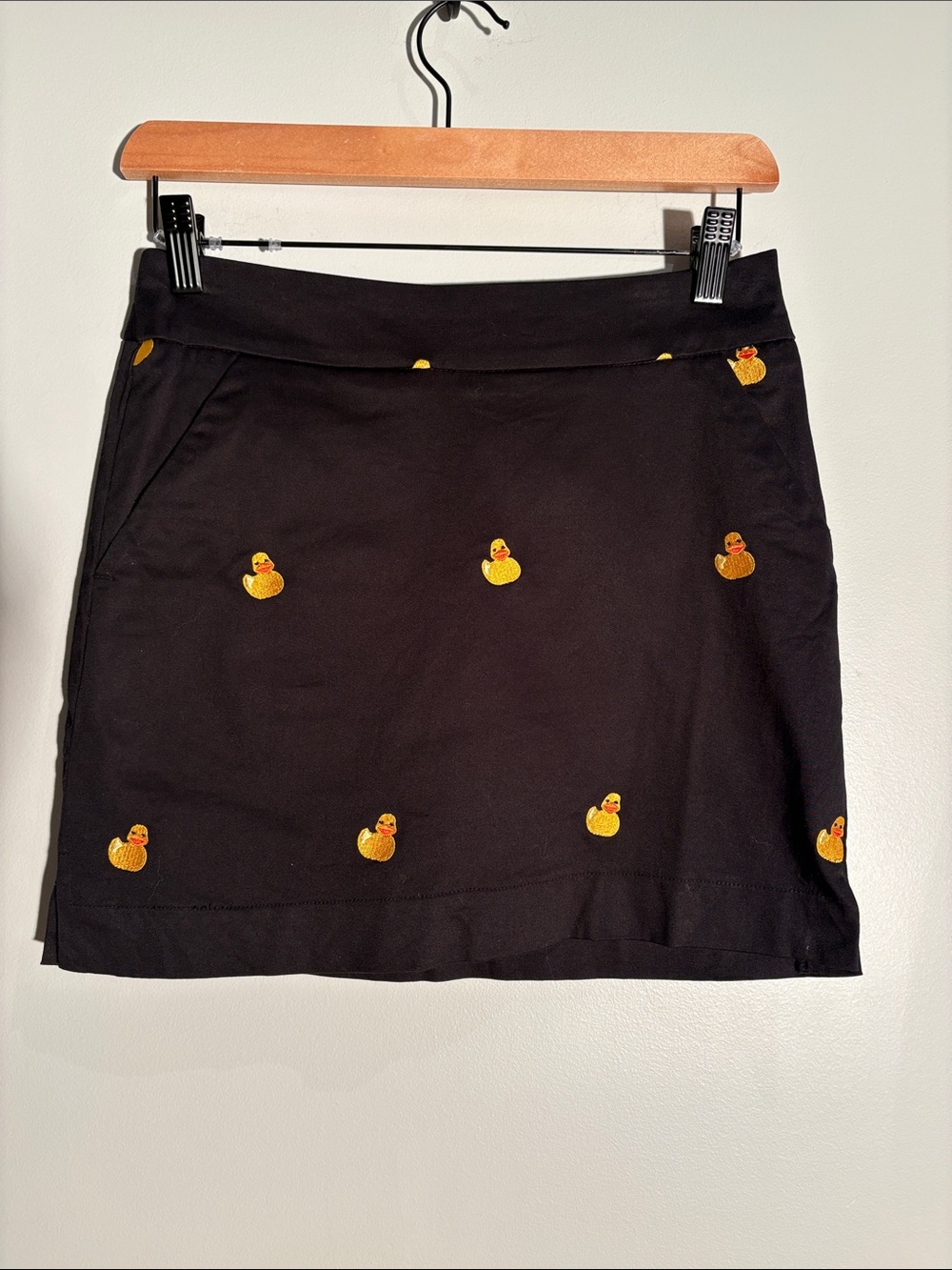 Loudmouth Ladies Black Rubber Duck Embroidered Golf Skort Size 2